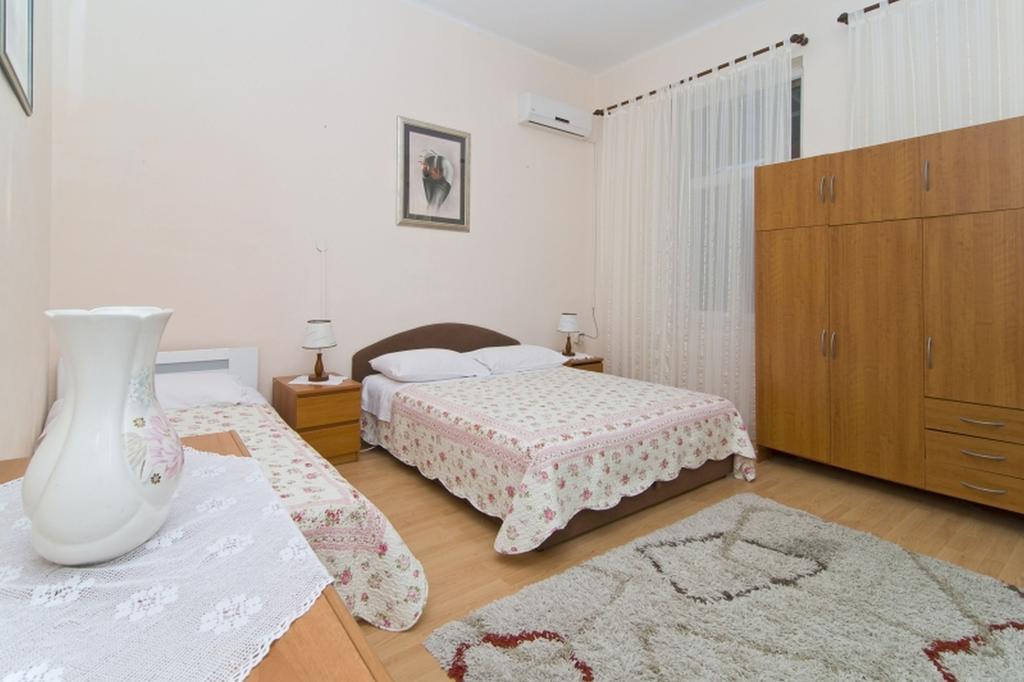Apartment Vedrana Split Room photo